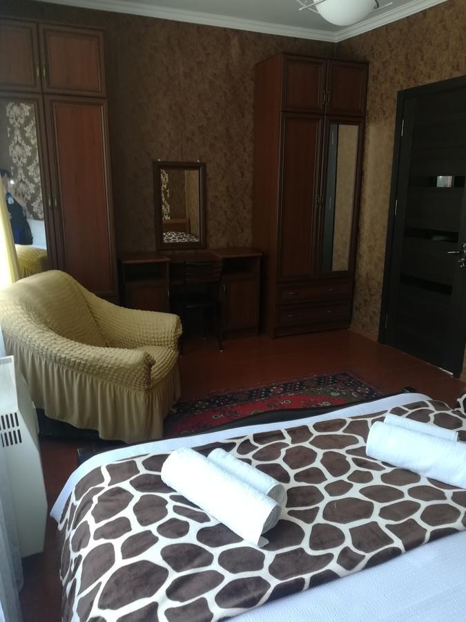 Nikoloz Guesthouse Kazbegi Bagian luar foto