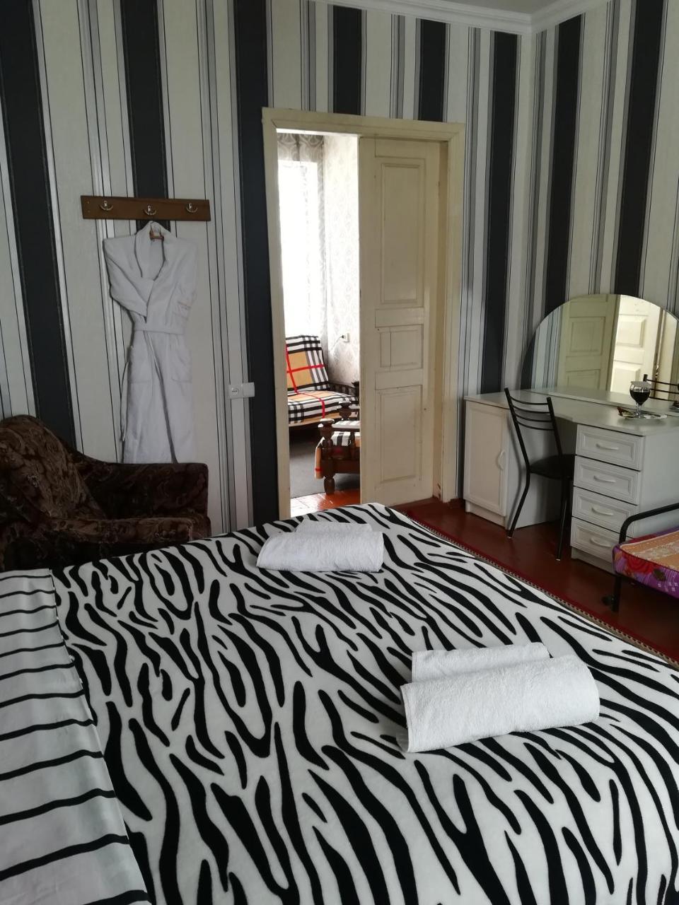 Nikoloz Guesthouse Kazbegi Bagian luar foto